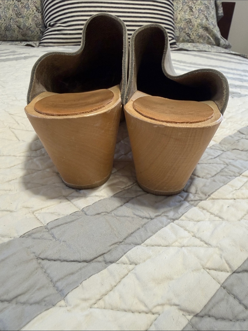 Bryr Women's Neutral Suede Slip-On Mules - Gray (38) - Picture 5 of 7